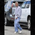 Justin Bieber Can't Stop Grabbing His Crotch After Leaving Restaurant