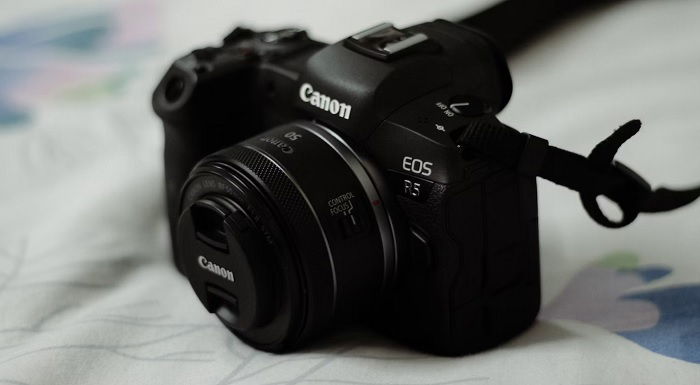Canon EOS R5 on a table cloth